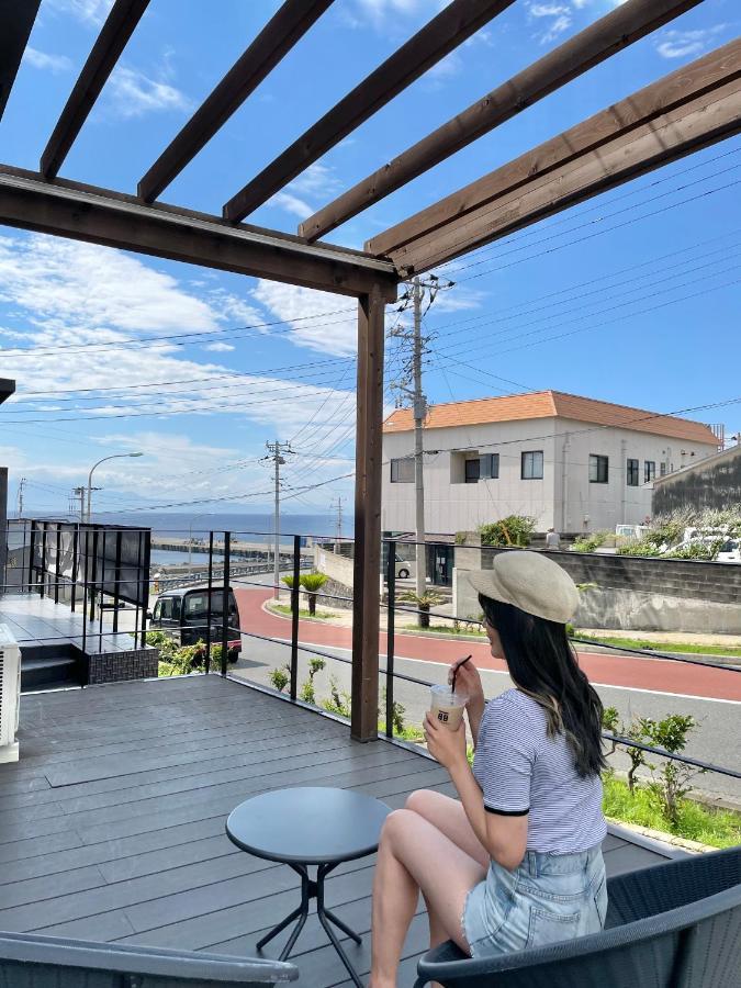 ホテル ブッティーベット 伊豆大島 エクステリア 写真